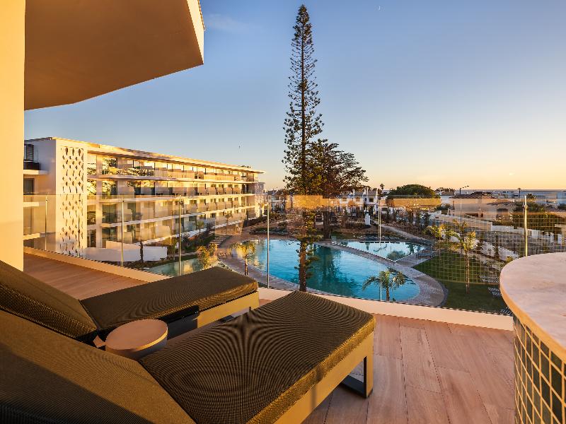 Castelo Suites Hotel - Oda