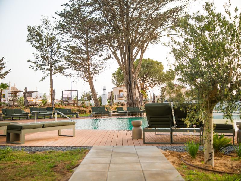 Castelo Suites Hotel - Havuz
