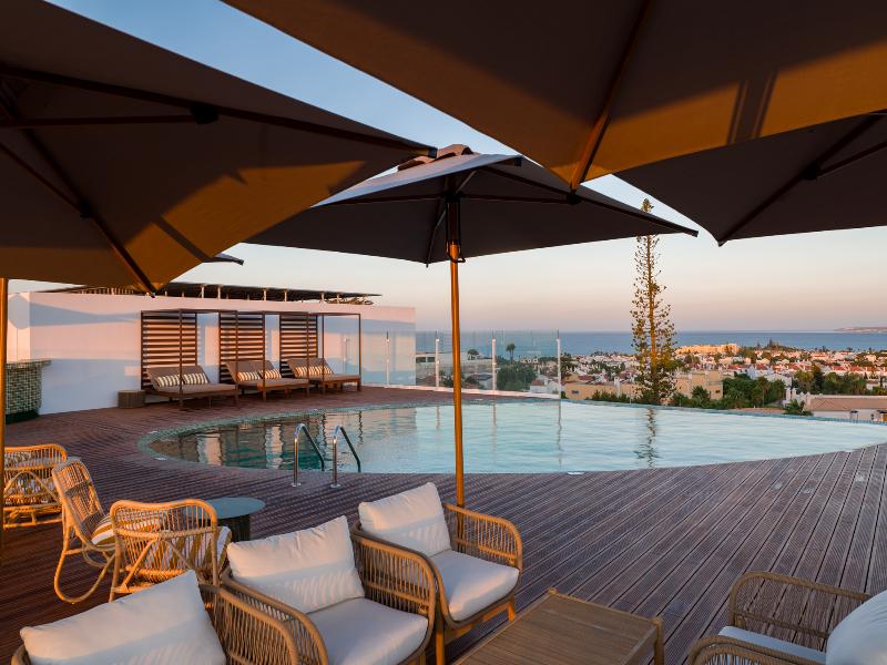 Castelo Suites Hotel - Havuz