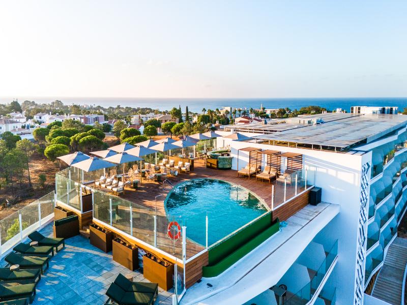 Castelo Suites Hotel - Havuz