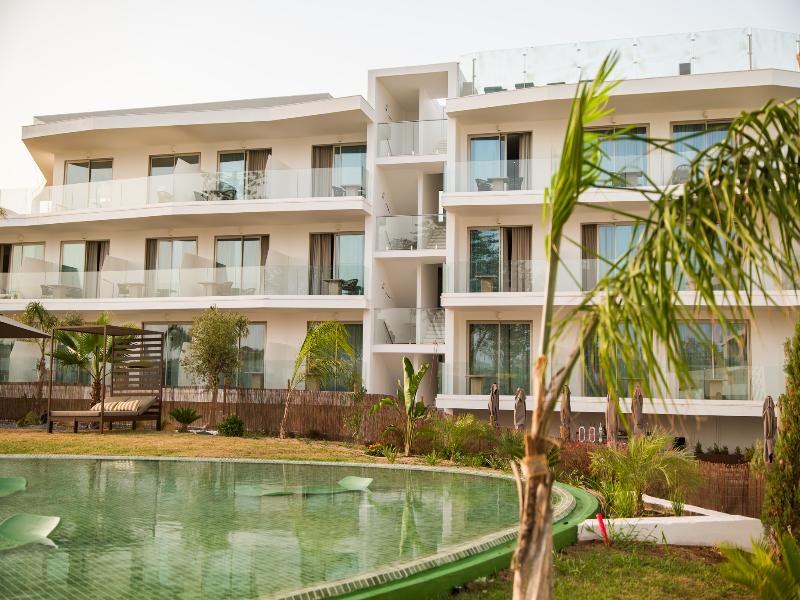 Castelo Suites Hotel - Havuz