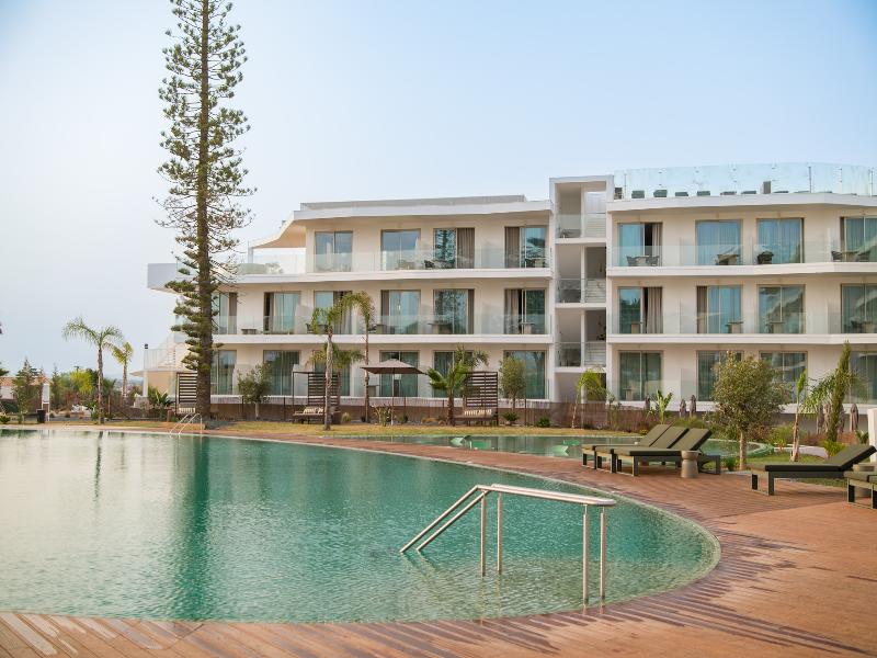 Castelo Suites Hotel - Havuz