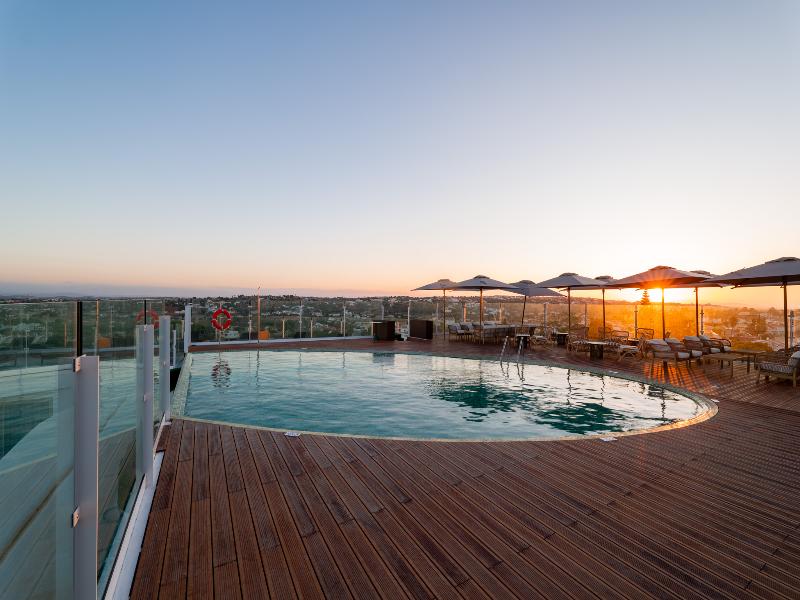 Castelo Suites Hotel - Teras