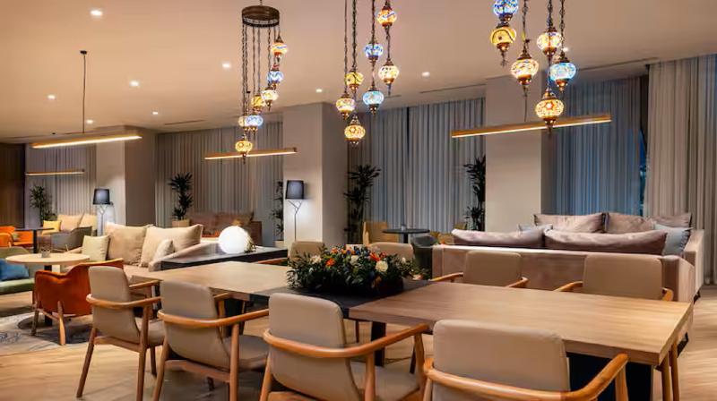 Hilton Garden Inn Baku - Lobi