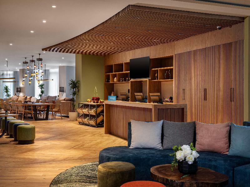 Hilton Garden Inn Baku - Lobi