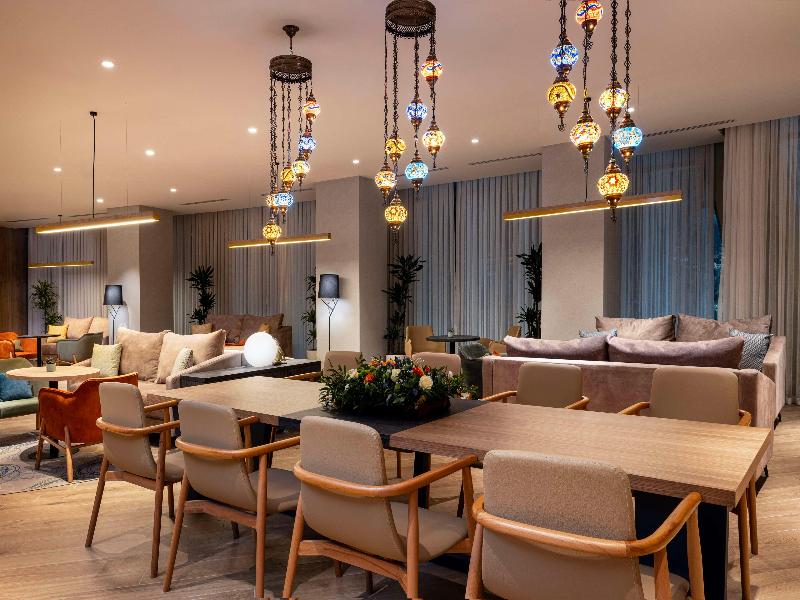 Hilton Garden Inn Baku - Lobi
