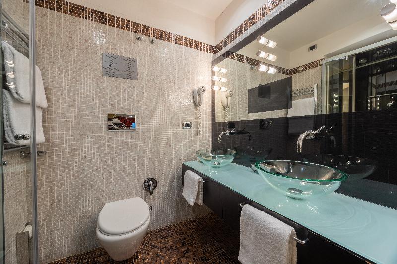 De Luxe Inn 6 Guest House - Genel