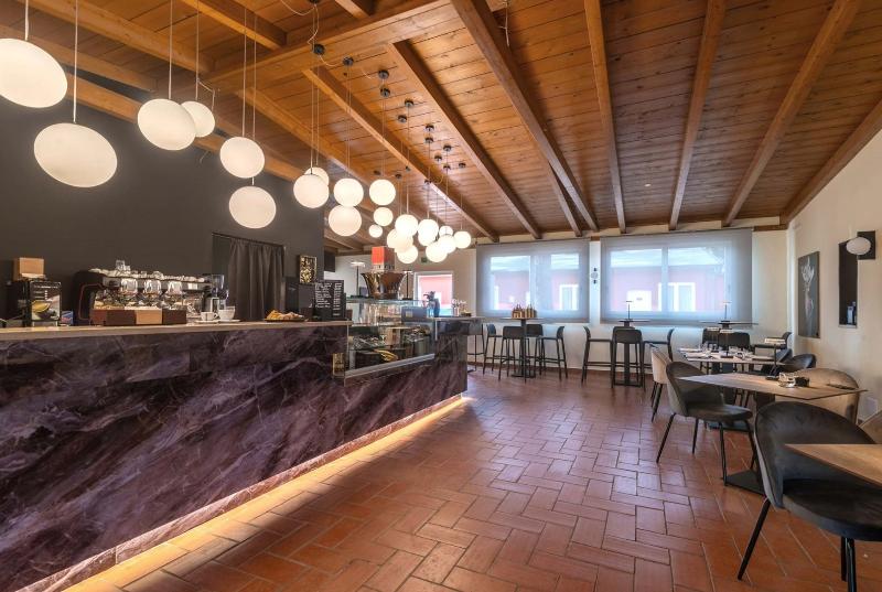 Tiber Suite - Bar