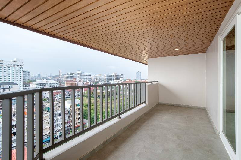 Jomtien Thani Hotel - Teras