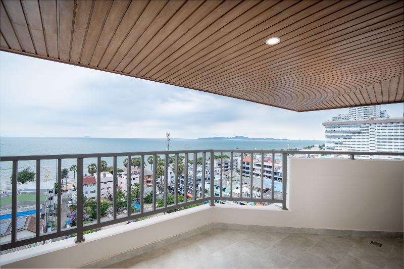 Jomtien Thani Hotel - Teras