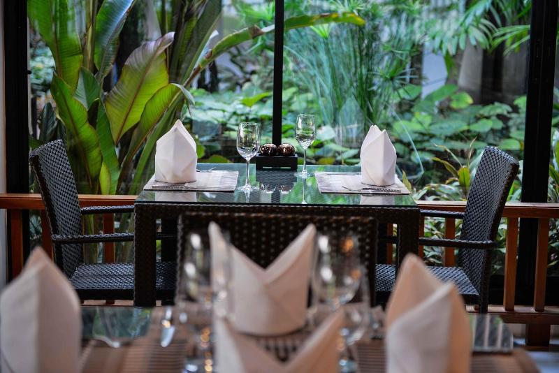 Naithonburi Beach Resort Phuket - Restoran