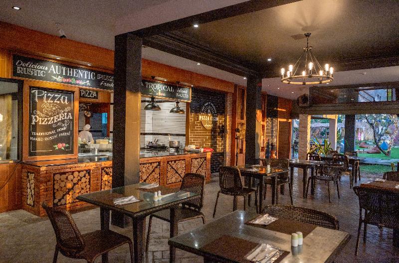 Thavorn Palm Beach Resort - Restoran