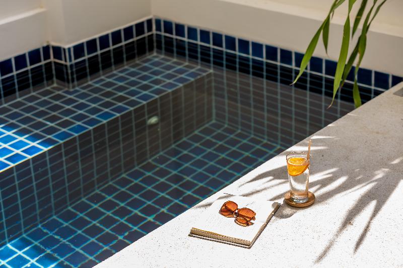 Outrigger Surin Beach Resort (SHA Extra+) (Phuket) - Oda