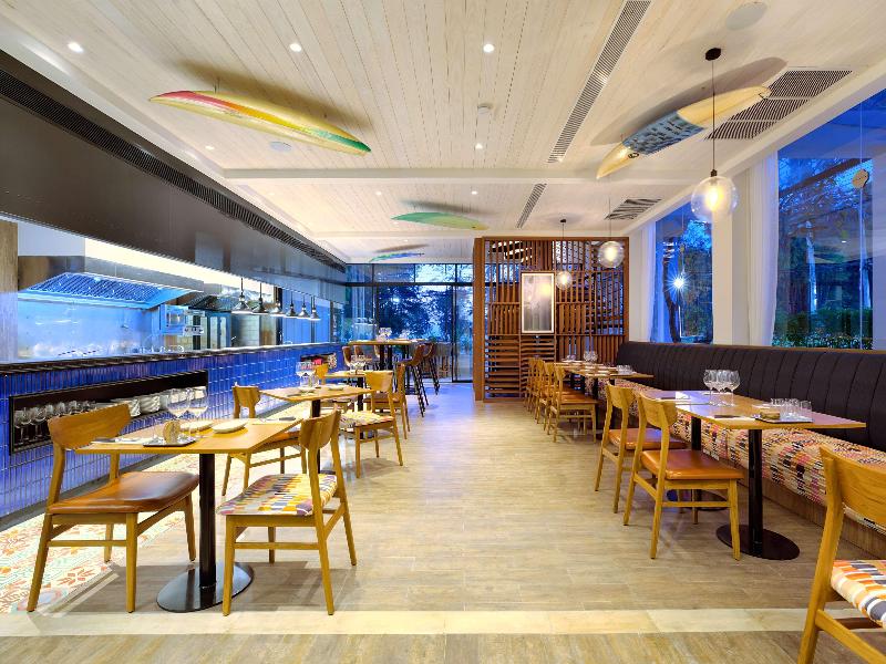 Outrigger Surin Beach Resort (SHA Extra+) (Phuket) - Restoran