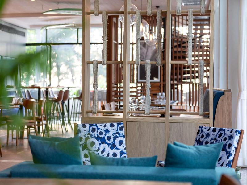 Outrigger Surin Beach Resort (SHA Extra+) (Phuket) - Restoran