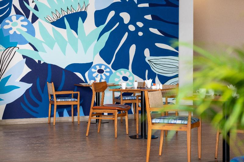 Outrigger Surin Beach Resort (SHA Extra+) (Phuket) - Restoran