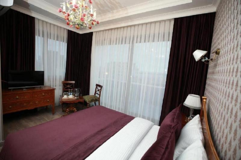 West Inn Palace Hotel - Oda