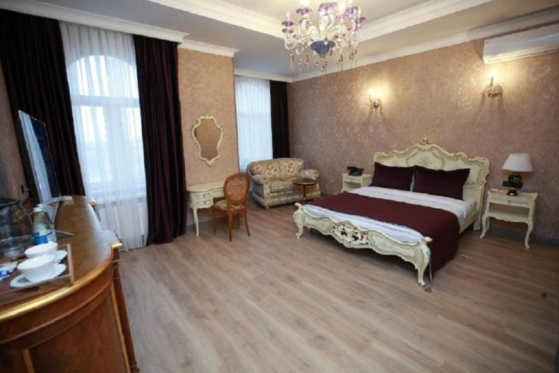 West Inn Palace Hotel - Oda