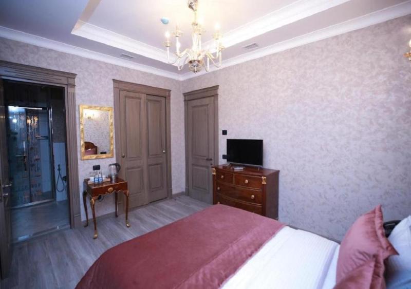 West Inn Palace Hotel - Oda