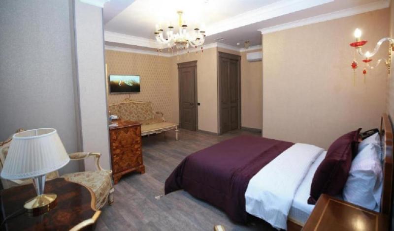 West Inn Palace Hotel - Oda