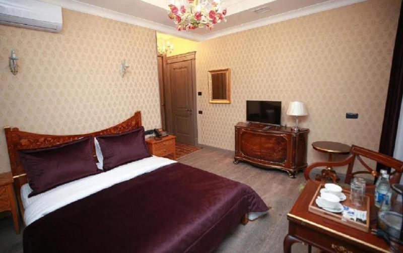 West Inn Palace Hotel - Oda