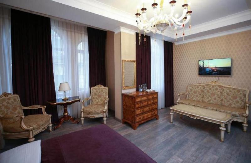 West Inn Palace Hotel - Oda