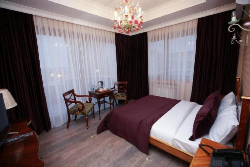 West Inn Palace Hotel - Oda