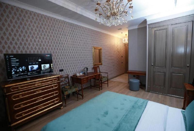 West Inn Palace Hotel - Oda