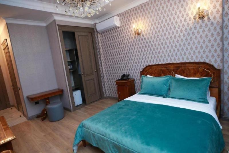 West Inn Palace Hotel - Oda