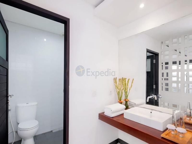 The Kanjeng Suites Kuta Galeria - Oda