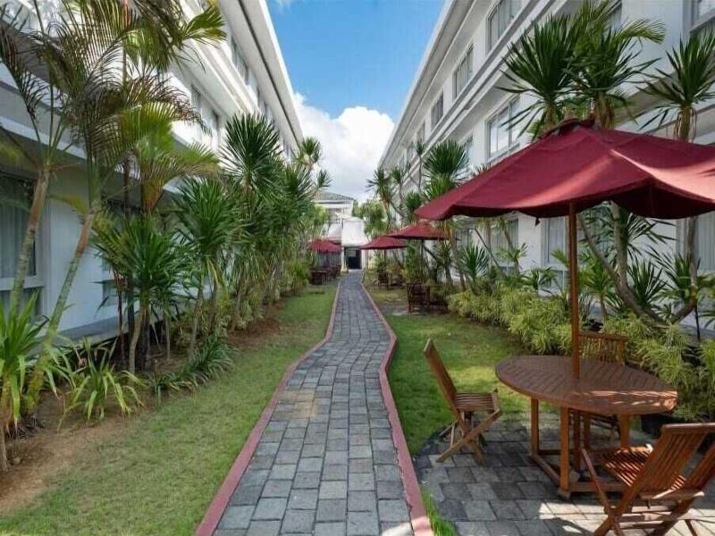 The Kanjeng Suites Kuta Galeria - Oda