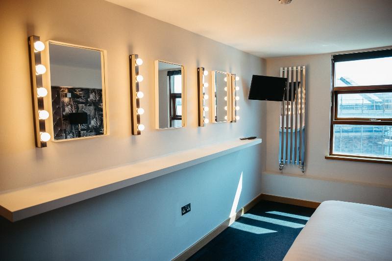 Posh Pads - Oda