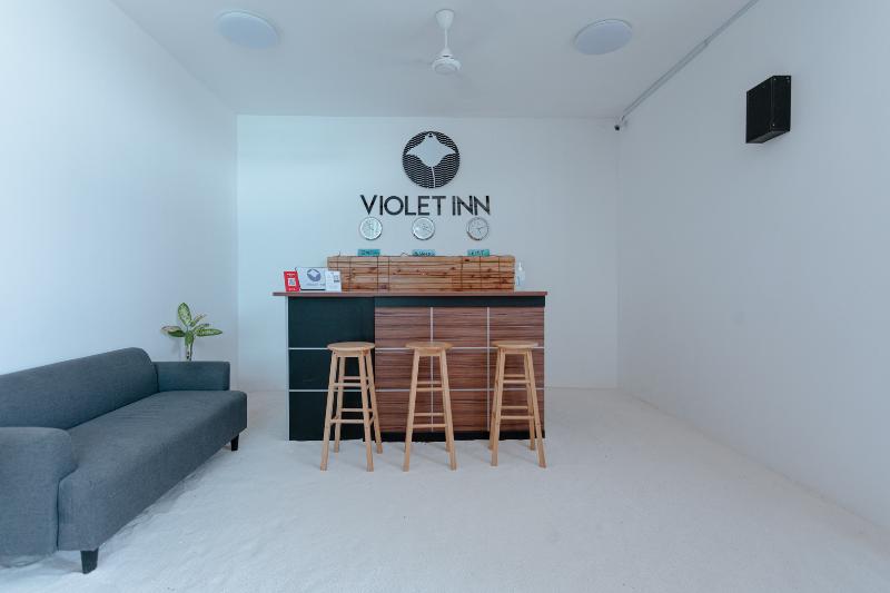 Violet Inn - Lobi