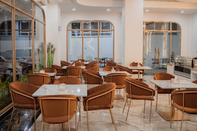 Fahira Hotel Syariah Padang - Restoran