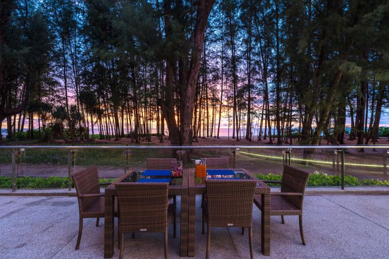 Andaman Pool Villa - Teras