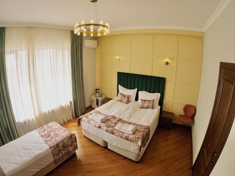 Phazisi Hotel - Oda