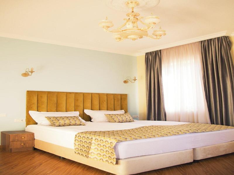 Phazisi Hotel - Oda