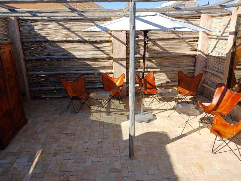 Thousand Nights Camp - Toplantı
