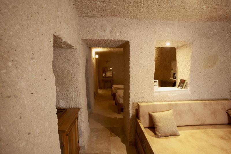 Narcissos Cave - Genel