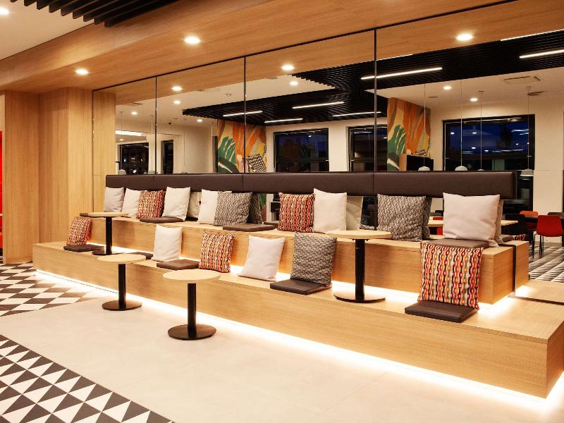 Ibis Budget Hotel Berlin Airport - Lobi