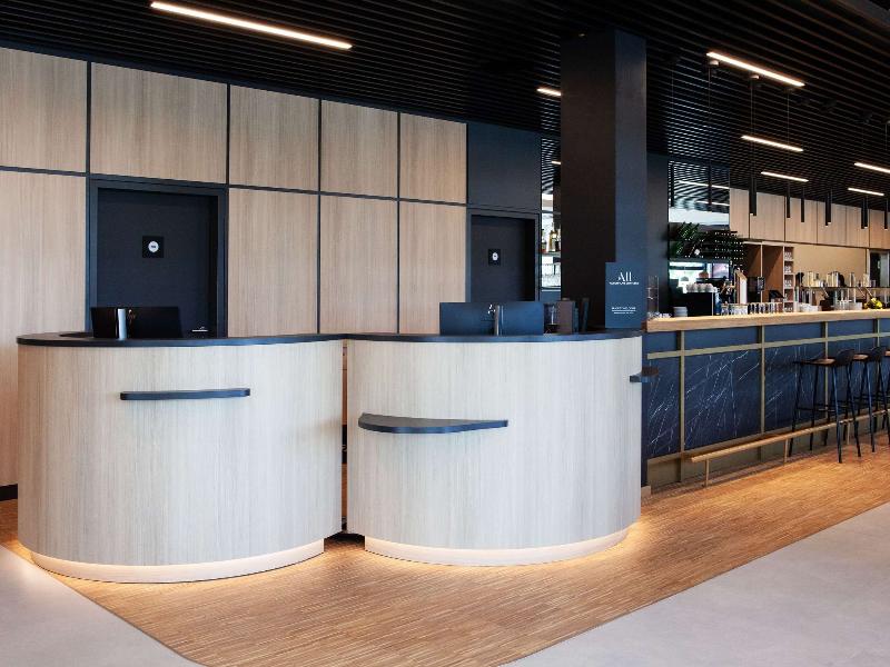 ibis Hotel Berlin Airport - Lobi