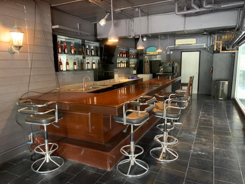 Highway Hotel - Bar