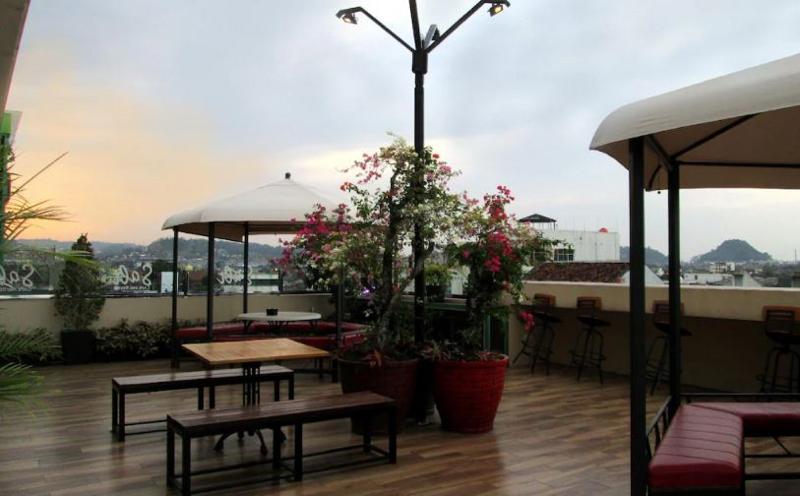 Hotel Alodia - Teras