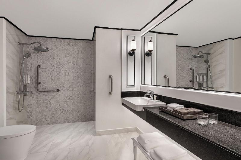Courtyard by Marriott Phuket Town - Oda