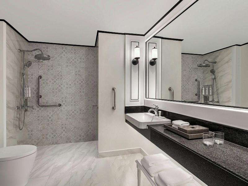 Courtyard by Marriott Phuket Town - Oda