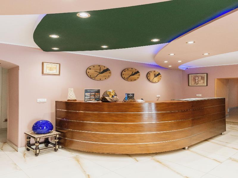 Jimmy Pyramids Hotel - Lobi
