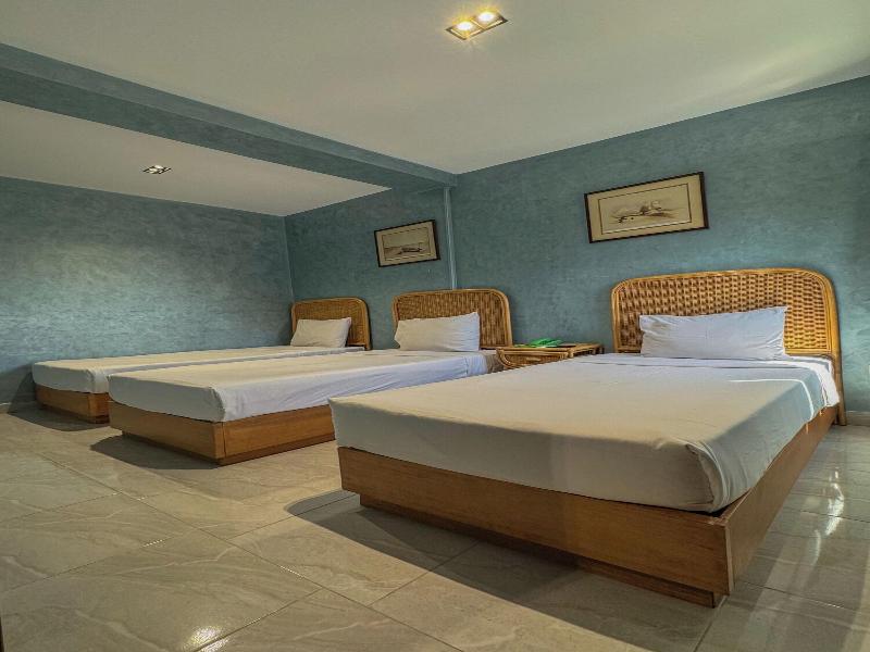 Jimmy Pyramids Hotel - Oda