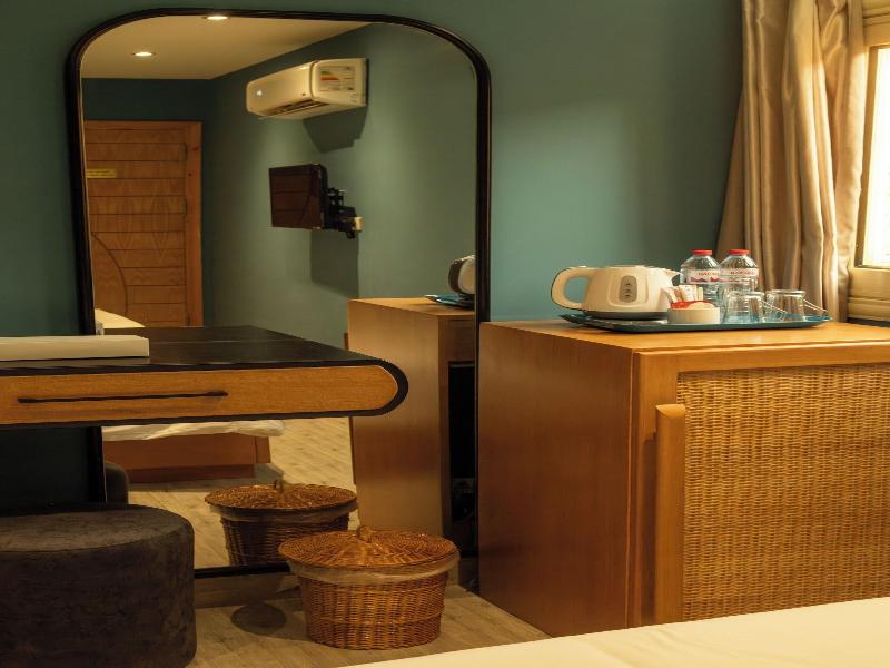 Jimmy Pyramids Hotel - Oda
