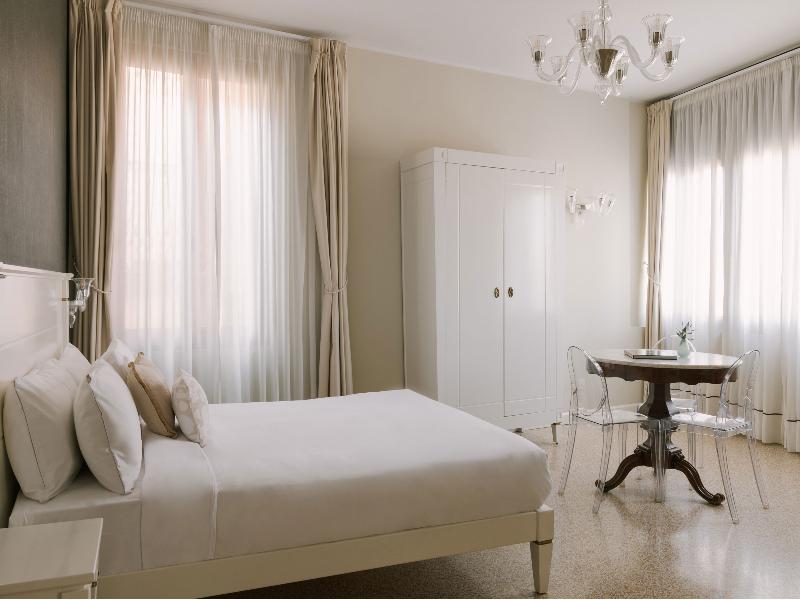 iH Hotels Venezia Salute Palace - Oda