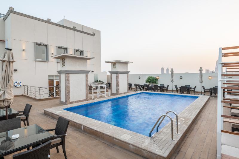 Landmark Hotels & Suites - Havuz